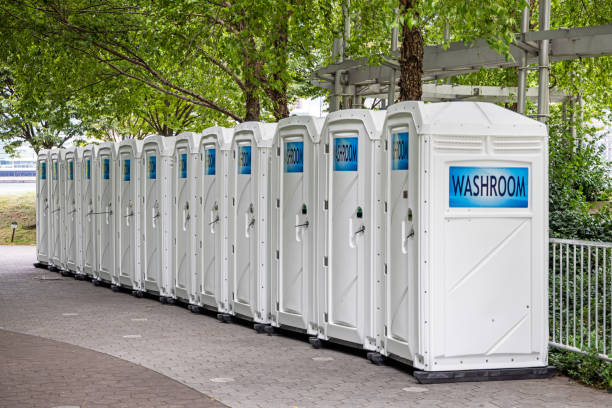 Best Restroom trailer rental cost  in Van Buren, MO